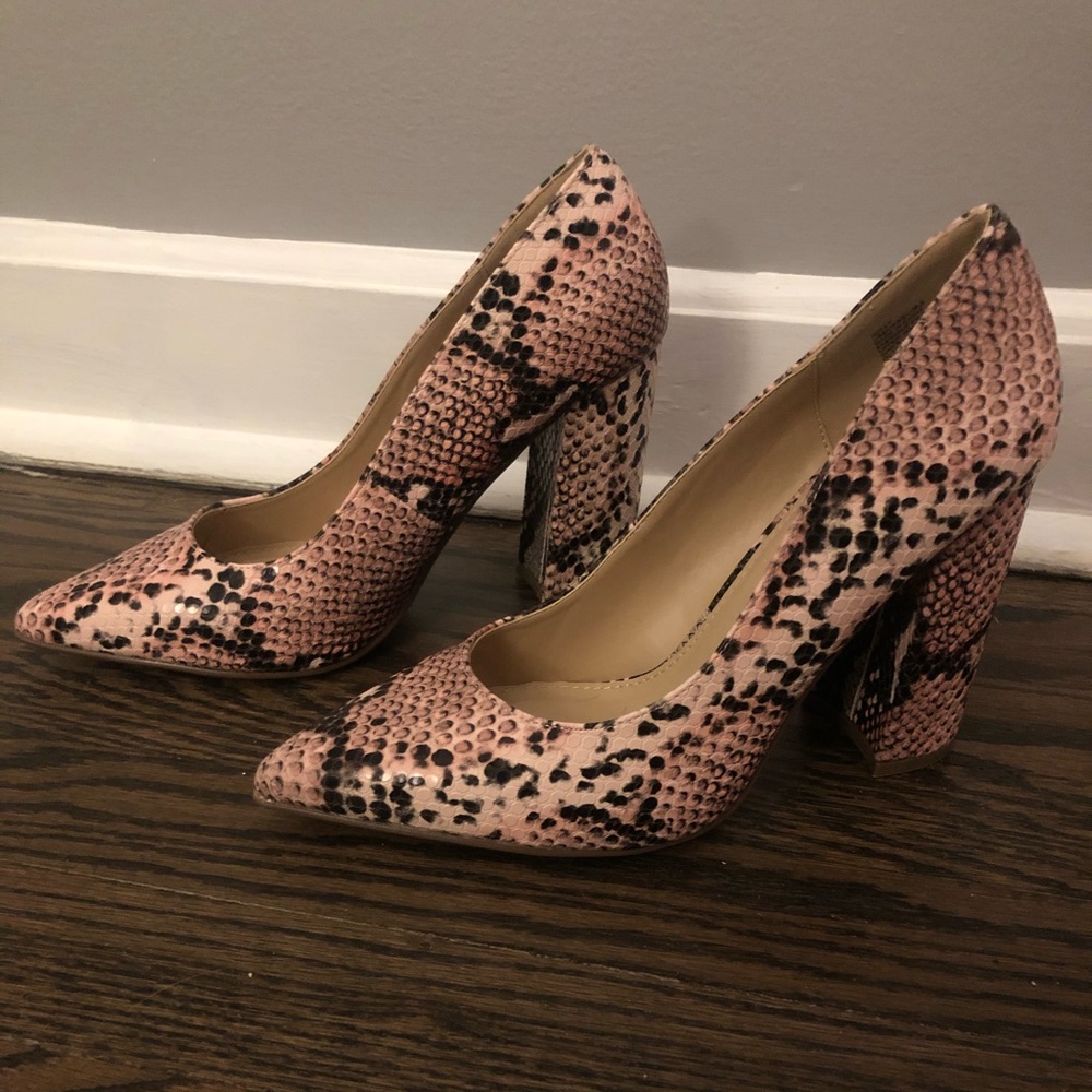 NWOT Blush snakeskin block heels